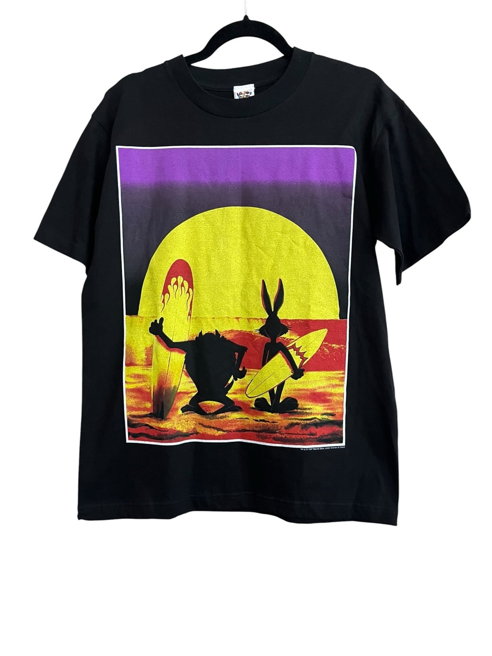 VTG 1997 Looney Tunes Bugs Bunny Taz Surf Graphic T-Shirt Medium - Picture 12 of 12